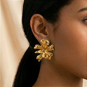 BRINCO MAXI FLOR DOURADO AÇO 316L⭐️