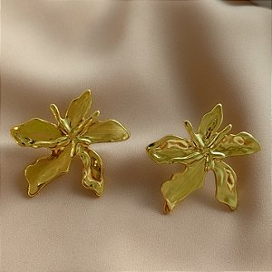 BRINCO FLOR HIBISCO DOURADO AÇO 316L⭐️