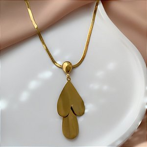 COLAR FITA FINA PINGENTE CORAÇÃO E GOTA DOURADO AÇO 316L⭐️