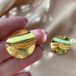 BRINCO REDONDO ONDULADO DOURADO AÇO 316L⭐️