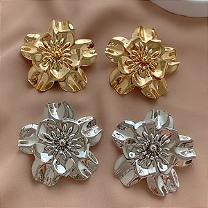 BRINCO MAXI FLOR DETALHADA BIJU