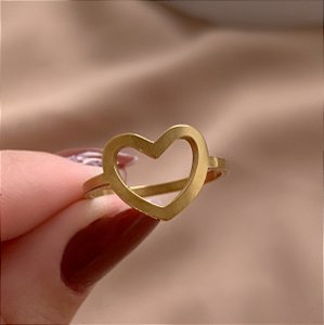 ANEL CORAÇÃO VAZADO DOURADO AÇO 316L⭐️