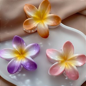 PRESILHA FLOR LÍRIO COLORIDO BIJU