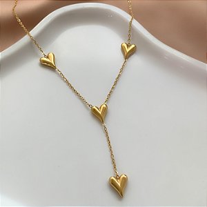 COLAR ESTILO GRAVATINHA CORAÇÕES SLIM DOURADO AÇO 316L⭐️
