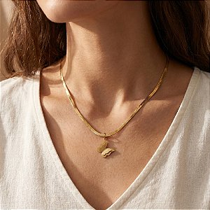 COLAR FITA FINA PINGENTE BORBOLETA TEXTURIZADA DOURADO AÇO 316L⭐️
