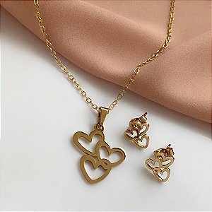 COLAR E BRINCO KIT TRIO CORAÇÕES VAZADOS DOURADO AÇO 316L⭐️