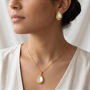 COLAR E BRINCO KIT GOTA MADREPÉROLA BORDA BOLEADA DOURADO AÇO 316L⭐️