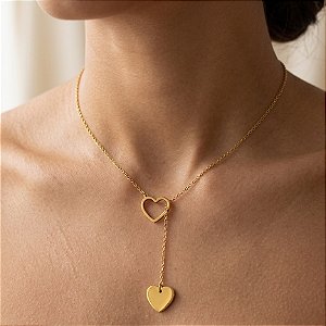 COLAR GRAVATINHA CORAÇÕES TRANSPASSADOS DOURADO AÇO 316L⭐️