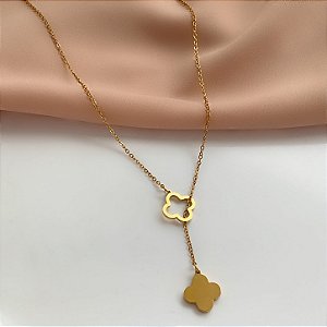 COLAR GRAVATINHA TREVOS TRANSPASSADOS DOURADO AÇO 316L⭐️