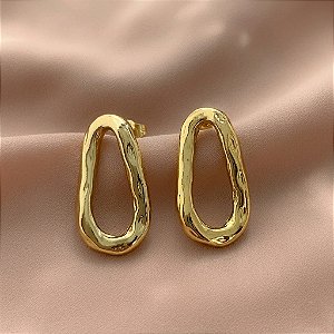 BRINCO FIO OVAL ORGÂNICO DOURADO AÇO 316L⭐️