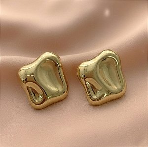 BRINCO QUADRADO ORGÂNICO DOURADO AÇO 316L⭐️
