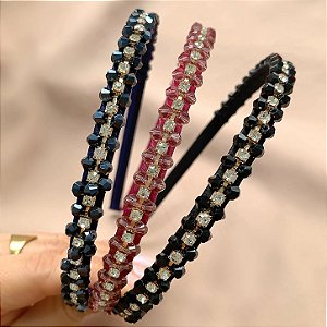 TIARA FINA MINI CRISTAIS COM STRASS CORES ESCURAS BIJU