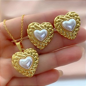 COLAR E BRINCO CORAÇÃO BORDA TEXTURIZADA E PÉROLA DOURADO AÇO 316L⭐️
