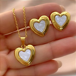 COLAR E BRINCO CORAÇÃO BORDA BOLEADA MADREPÉROLA DOURADO AÇO 316L⭐️