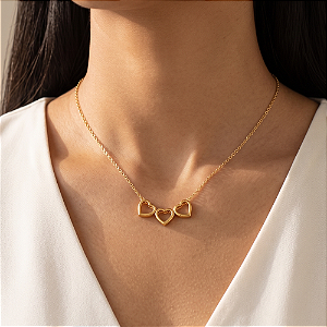 COLAR TRÊS CORAÇÕES DOURADO AÇO 316L⭐️
