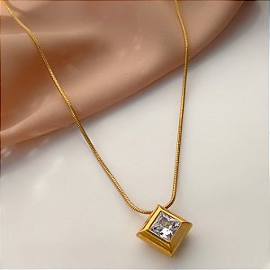 COLAR PINGENTE TRIÂNGULO COM PEDRA DE ZIRCÔNIA DOURADO AÇO 316L⭐️