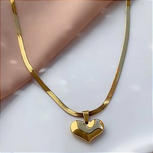COLAR FITA FINA PINGENTE CORAÇÃO LARGO BOLEADO DOURADO AÇO 316L⭐️