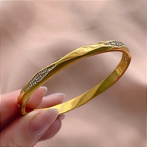 PULSEIRA / BRACELETE FIO CHANFRADO COM STRASS DOURADO AÇO 316L⭐️