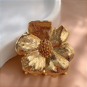 PRESILHA CAMÉLIA P METAL DOURADO BIJU