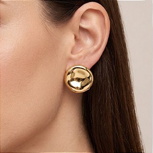 BRINCO BOTÃO MARTELADO DOURADO AÇO 316L⭐️
