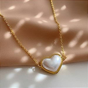 COLAR PINGENTE CORAÇÃO EM PÉROLA DOURADO AÇO 316L⭐️