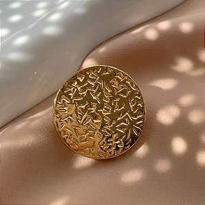 BROCHE REDONDO TEXTURIZADO DOURADO AÇO 316L⭐️