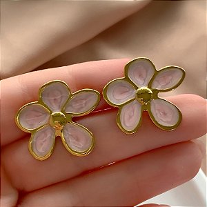 BRINCO FLOR ESMALTADA DOURADO AÇO 316L⭐️(GRUPO 2)