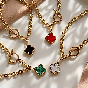 PULSEIRA ELOS GROSSOS FECHO T PINGENTE TREVO ESMALTADO DOURADO AÇO 316L⭐️