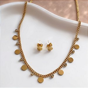 CONJUNTO BRINCO E COLAR MEDALHAS E ZIRCÔNIAS DOURADO AÇO 316L PREMIUM⭐️