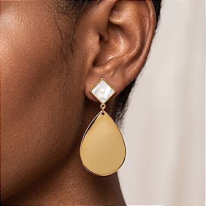 BRINCO QUADRADO ESMALTADO GOTA PENDENTE DOURADO AÇO 316L⭐️