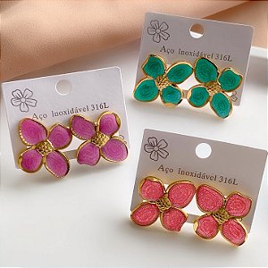 BRINCO FLOR 4 PÉTALAS ESMALTADO DOURADO AÇO 316L⭐️(GRUPO 2)
