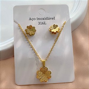 COLAR E BRINCO FLOR HIBISCO DUPLO TEXTURIZADO DOURADO AÇO 316L⭐️