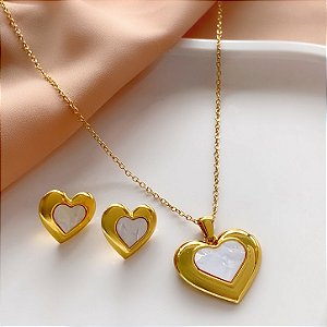 CONJUNTO COLAR E BRINCO CORAÇÃO MADREPÉROLA BORDA DOURADO AÇO 316L⭐️