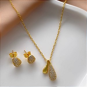 CONJUNTO BRINCO E COLAR GOTINHAS CRAVEJADAS ZIRCÔNIAS DOURADO AÇO 316L⭐️