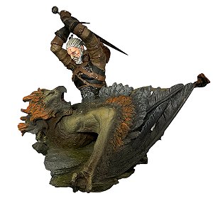 Estátua The Witcher 3: Wild Hunt (Geralt Battling a Griffin) – Edição de Colecionador