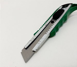 Estilete De Metal Com Corpo De Plástico E Trava 18mm Com 1 Lâmina 0,5mm Verde - Shock