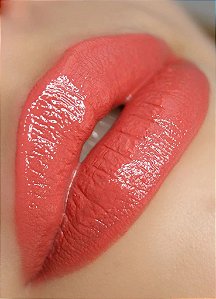 Luv Beauty - Lips Gloss Chic
