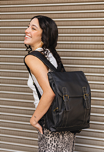 Mochila Executiva Vintage Material Sintético Preta LE01