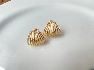 Brinco Abaloado Estilo Mola com Zircônia Banhado a Ouro 18k