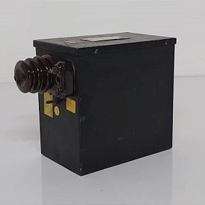 Transformador seminovo para neon 15000v, 60HZ - 30mA, 220v Ena