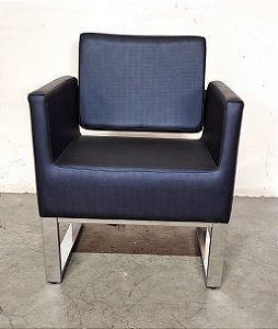 Poltrona VAN DE VELDE fixa PU Azul Marinho pés cromados