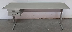 Mesa escritorio escrivaninha duas gavetas em mdf
