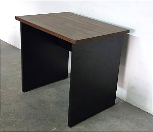 Mesa em mdf reforçada seminova