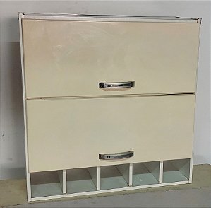 Armario de parede suspenso com 02 portas com prateleira mdf com divisorias para garrafas