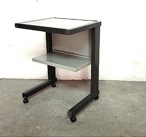 Mesa para impressora mdf seminova muito bem conservada