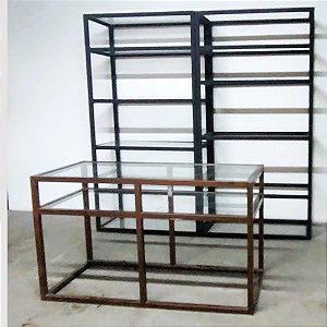 Conjunto 03 Peças de Estante com balcão (mesa expositora) estrutura de metalão com prateleiras de vidro 8mm