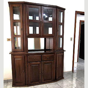 Cristaleira em Madeira Maciça Imbuia 08 Portas 02 Gavetas