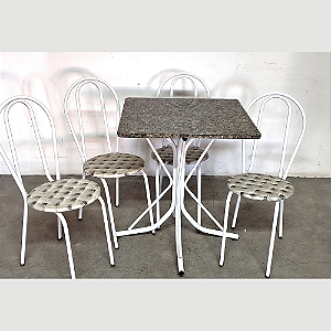 Conjunto de Mesa e 04 Cadeiras Tampo em Granito Artefamol Branco Linho