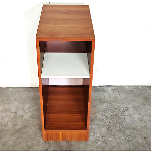 Nicho de Apoio Mesa de Cabeceira em Madeira para uso diverso