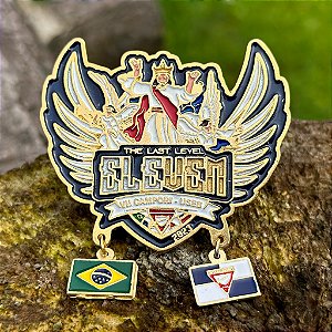 ARGANÉU/PRENDEDOR PREMIUM CAMPORI USEB 2023, "ELE VEM", BANHO OURO E  2 BANDEIRINHAS